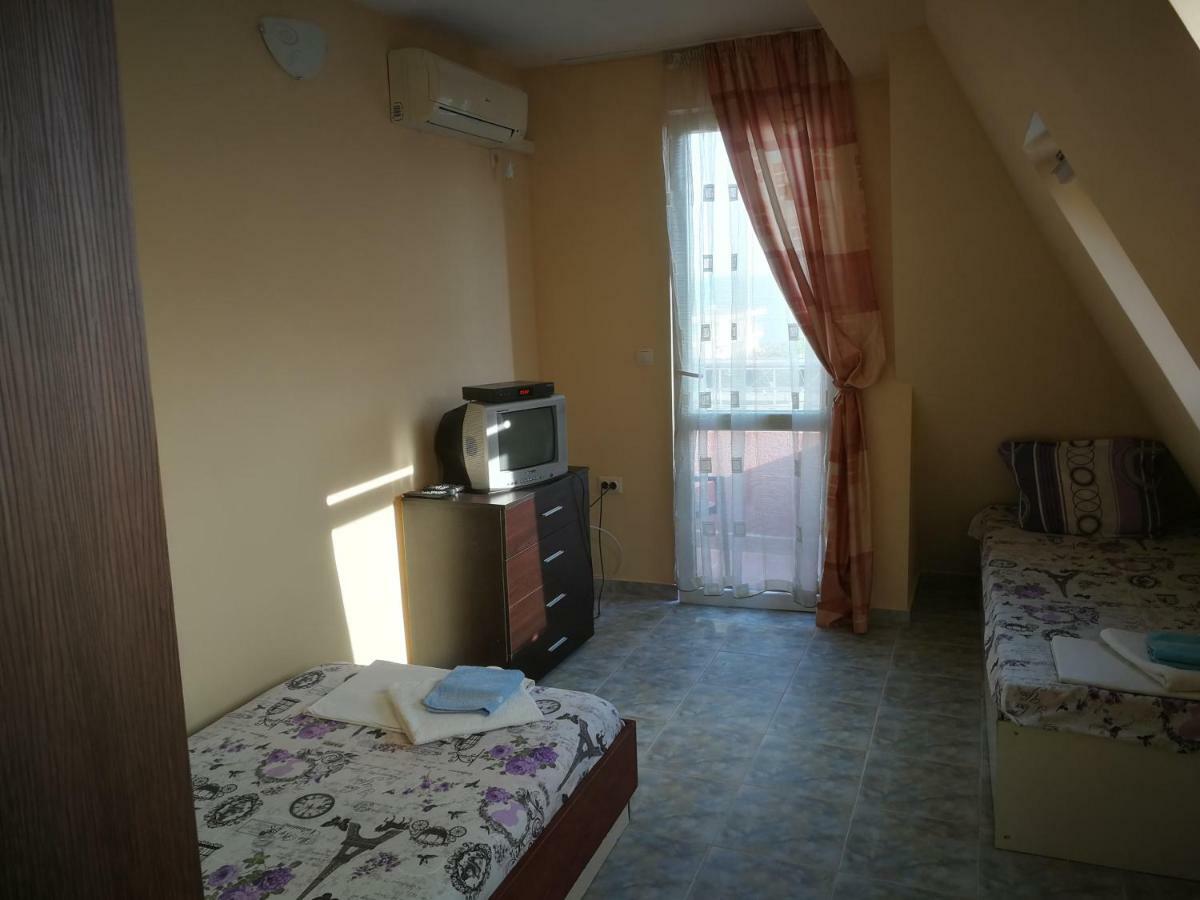Femili Hotel Diveda Sveti Vlas Exteriör bild