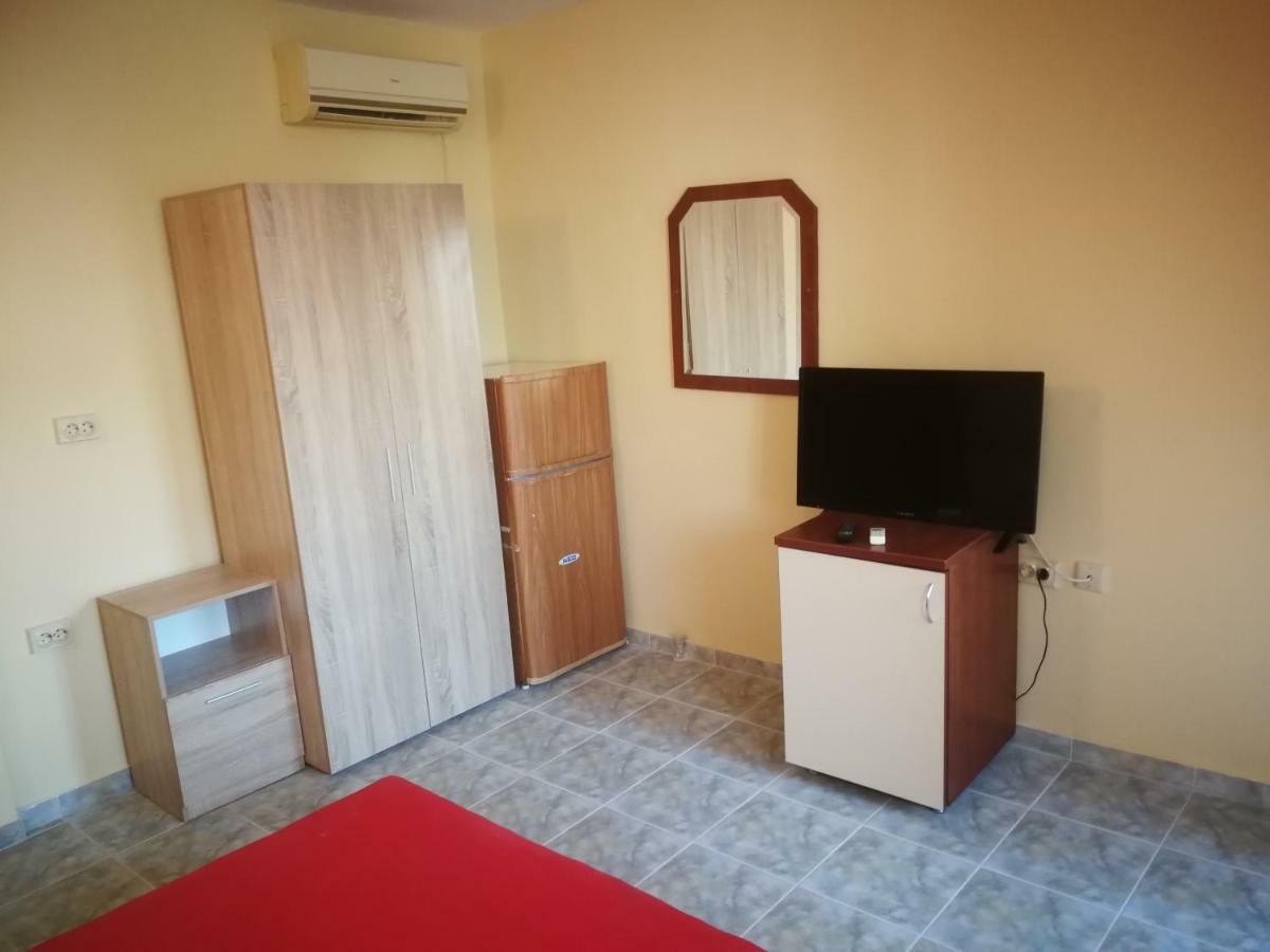 Femili Hotel Diveda Sveti Vlas Exteriör bild